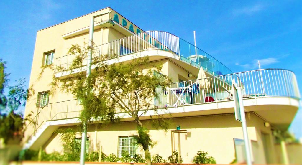 Apartamentos Voramar カステルデフェルス エクステリア 写真