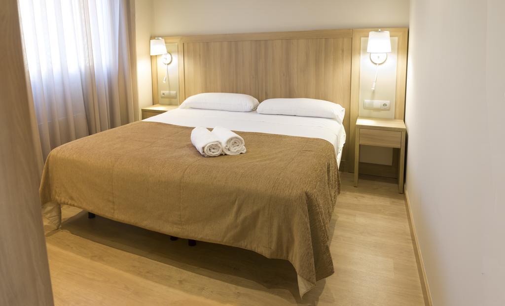 Apartamentos Voramar カステルデフェルス エクステリア 写真