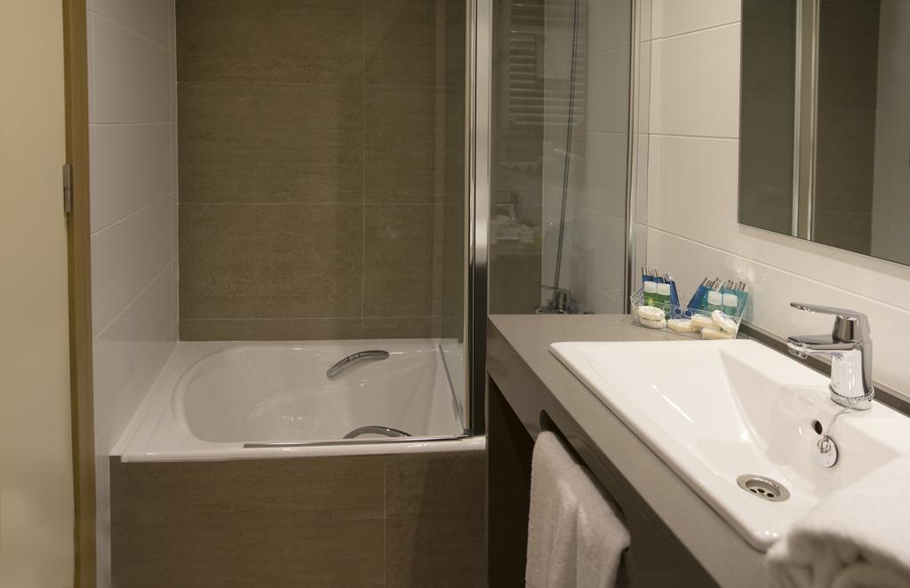 Apartamentos Voramar カステルデフェルス エクステリア 写真