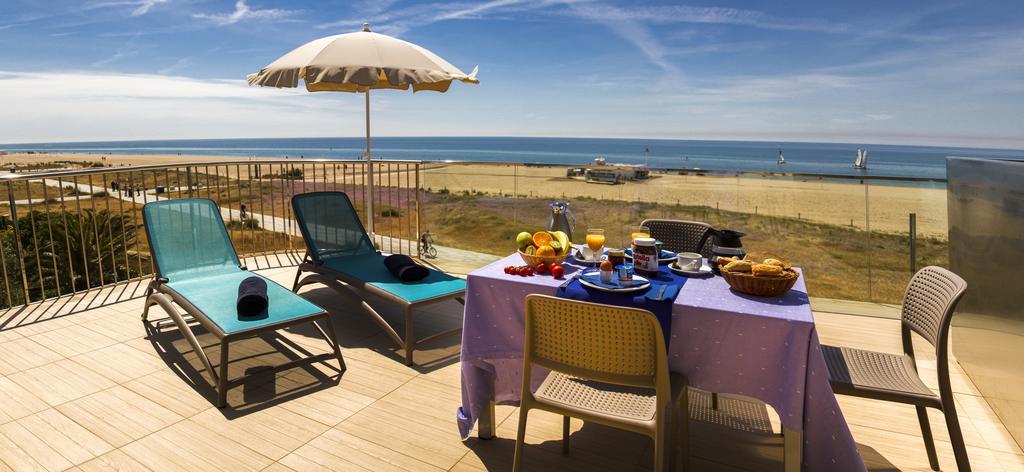 Apartamentos Voramar カステルデフェルス エクステリア 写真